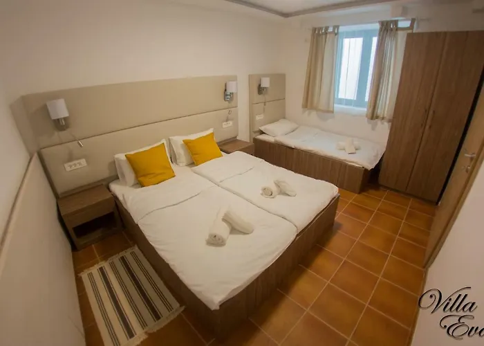 Eva * Gradac (Split-Dalmatia)