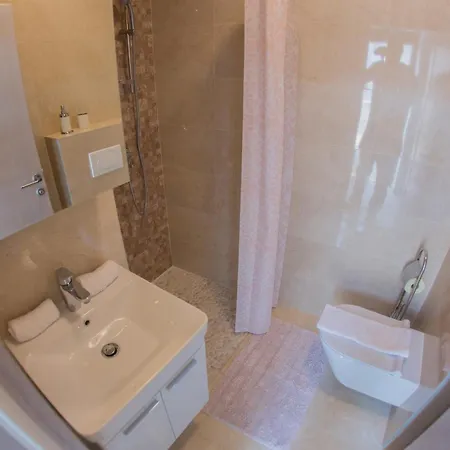 Apartman Eva *