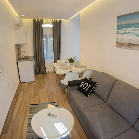 Eva * Gradac (Split-Dalmatia)