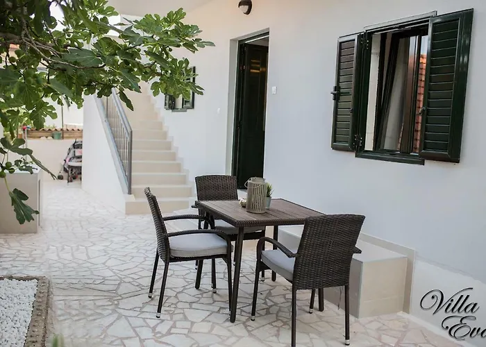 Eva * Gradac (Split-Dalmatia)